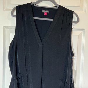 VINCE CAMUTO V-Neck Blouse